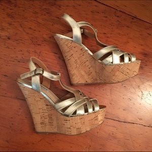 Gold Steve Madden wedges. Size 6. Great co…